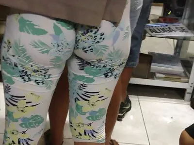 میں اپنے آپ کو ایک نئے جنسی کھلونے کے ساتھ orgasm میں لایا۔