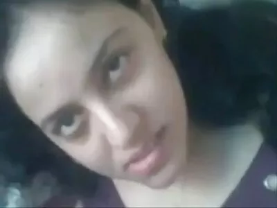 گرم ، شہوت انگیز سنہرے بالوں والی بڑی چوچیان میرے ڈک پر سوار