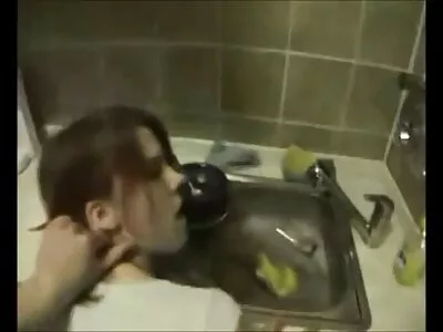 میری شرمیلی خوبصورتی میرا لنڈ اڑا دیتی ہے۔