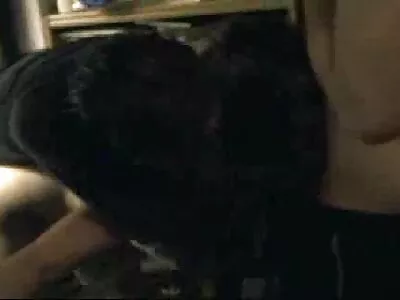 بڑی چھاتی اور جرابیں کے ساتھ پیاری dildo خود fucks