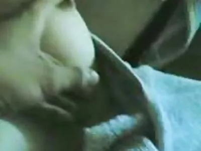 پٹھوں والا دوست اور اس کا ٹینڈ GF کیمرے پر مقعد آزما رہا ہے۔