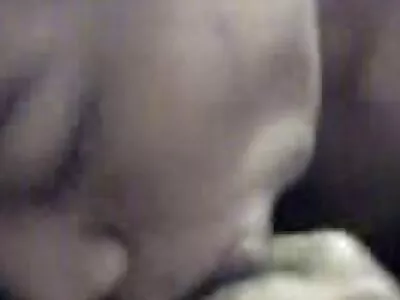 خوبصورت بیب صرف اس cumshot کے لئے انتظار کر رہا ہے