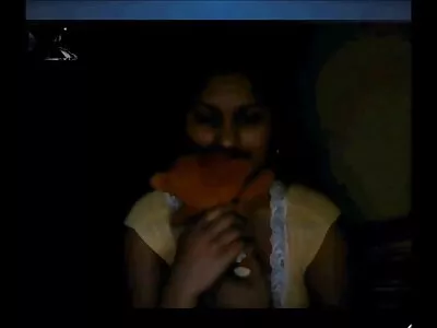 میرا پیارا بچہ orgasm تک میرا لنڈ سرپٹ مار رہا ہے۔