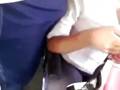 میرے مشکل عضو تناسل پر بڑی لڑکی